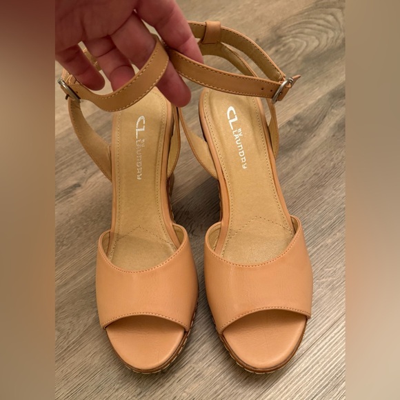 CL by Laundry New! Tan Wedge Sandals - Picture 4 of 4